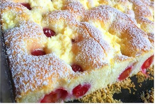 Schneller Quark Kirschkuchen in 5 Minuten im Ofen